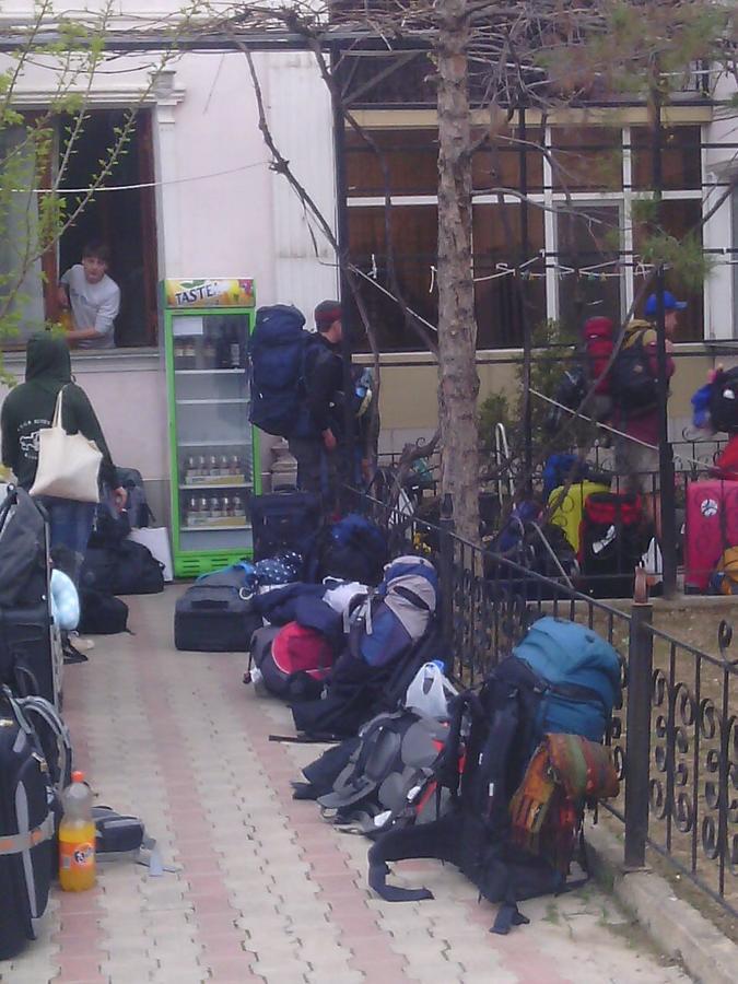 Shymhostle Hostel Шимкент Екстериор снимка