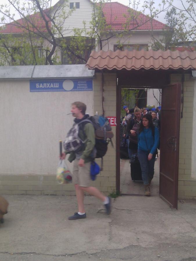 Shymhostle Hostel Шимкент Екстериор снимка